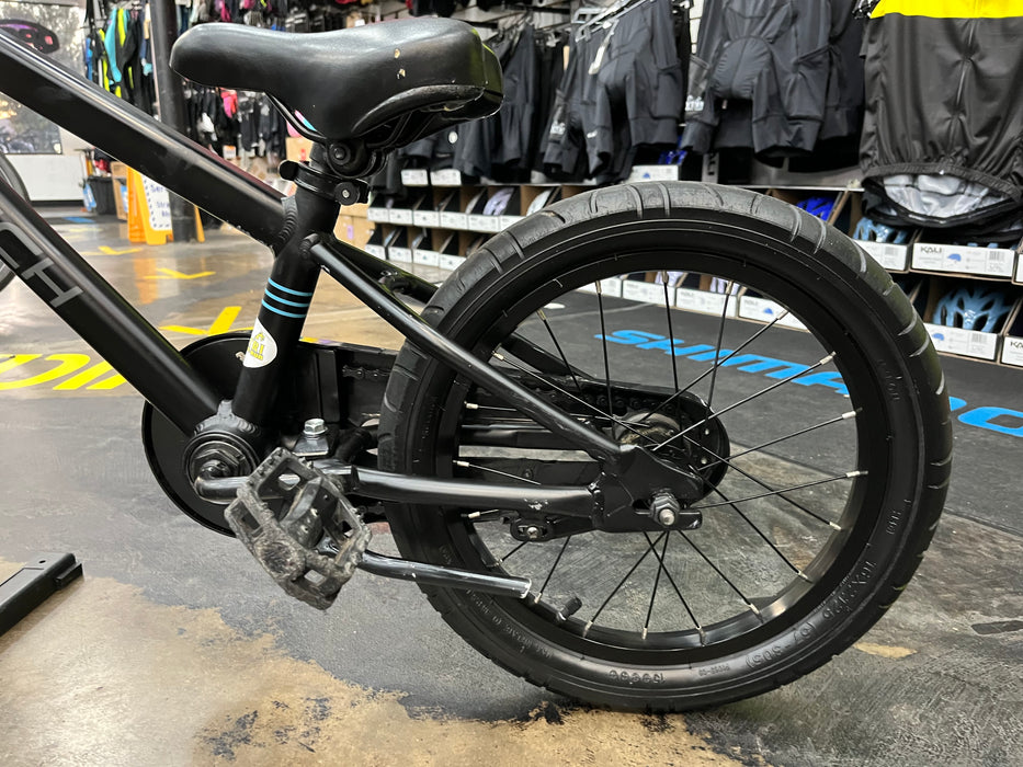 Batch Kids Bicycle 16" - Black DEMO