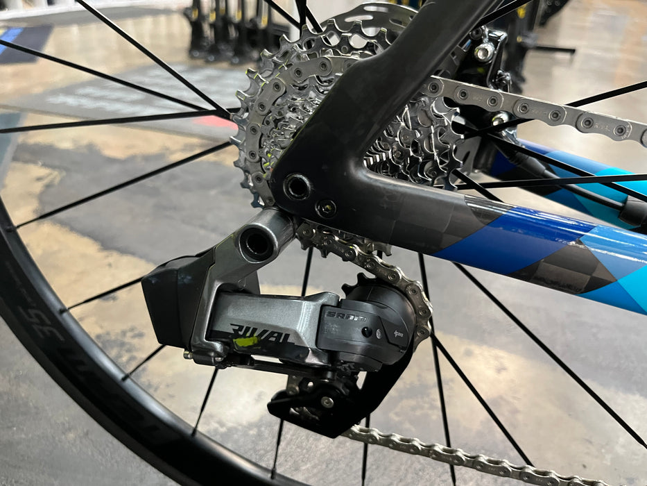 Felt AR FRD Ultimate SRAM Rival eTap AXS 12 speed with Vision Team 35 alloy wheels