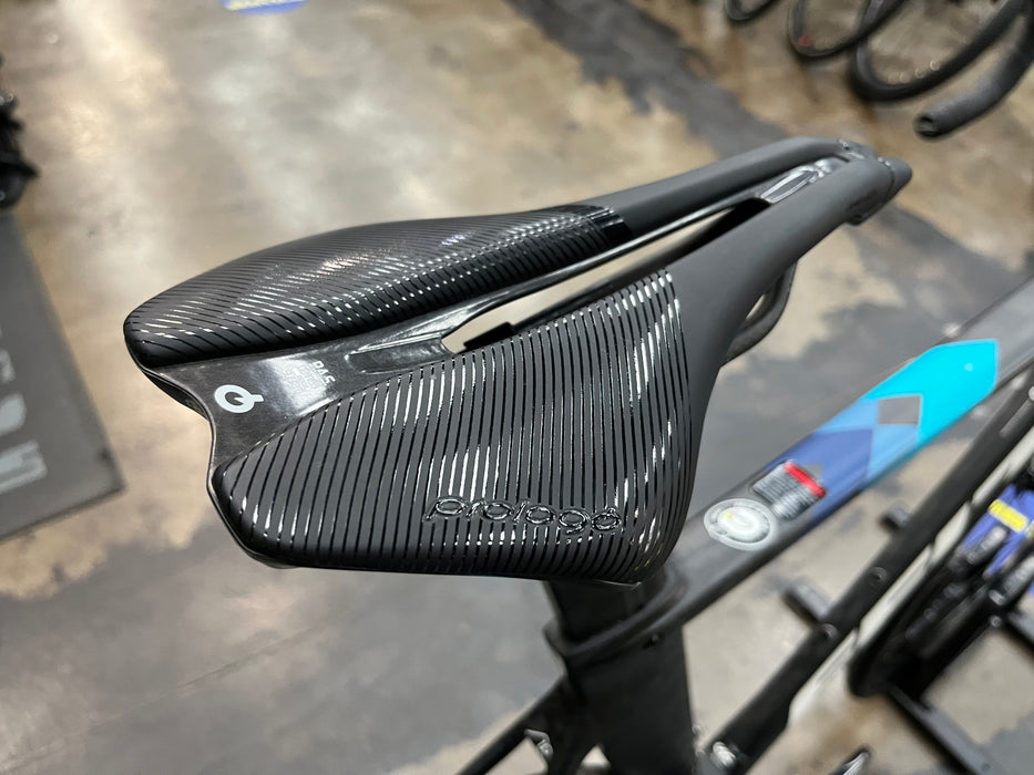 Felt AR FRD Ultimate SRAM Rival eTap AXS 12 speed with Vision Team 35 alloy wheels