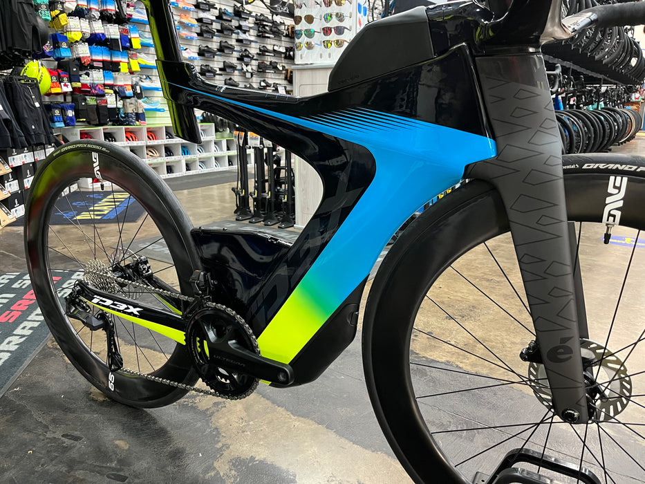 Cervelo P3X Shimano Ultegra Di2 12 Speed - ENVE Foundation 65 Wheels - Rivera/Fluoro/Black