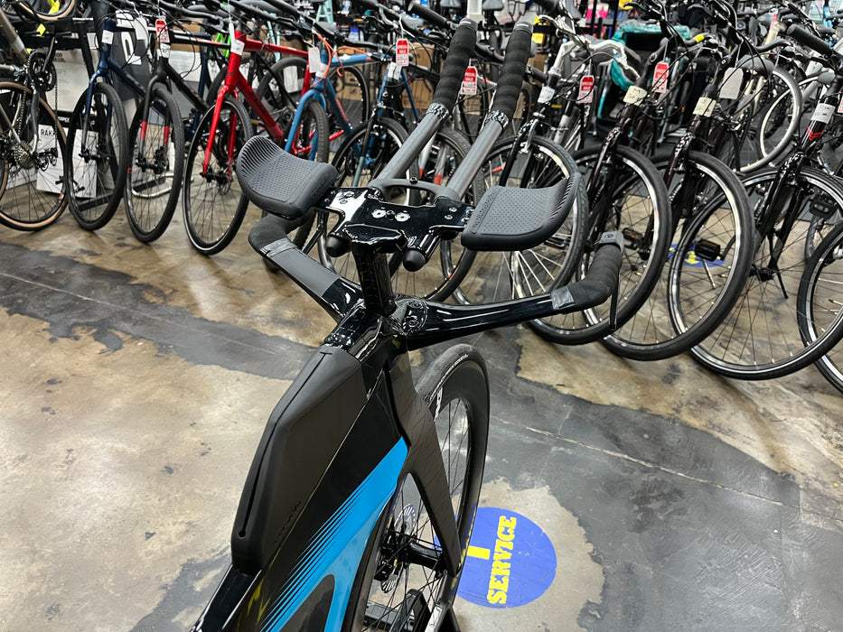 Cervelo P3X Shimano Ultegra Di2 12 Speed - ENVE Foundation 65 Wheels - Rivera/Fluoro/Black