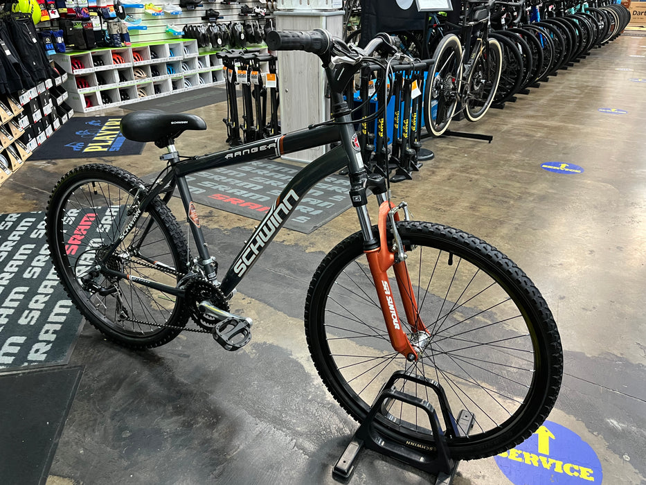 Schwinn Ranger 26" Mountain Bike Shimano Tourney 7 Speed - Gray USED