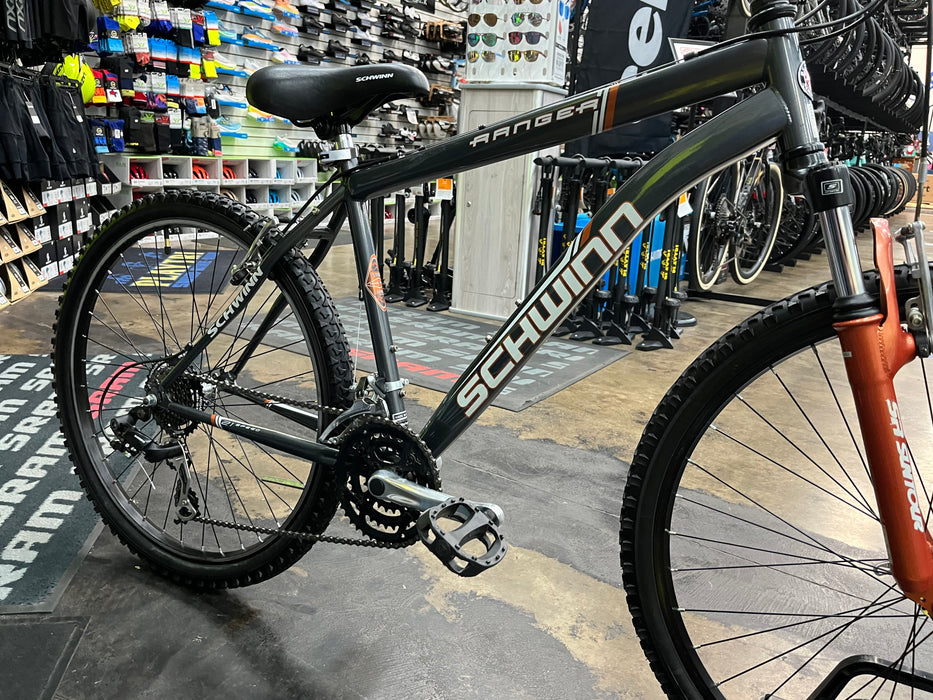Schwinn Ranger 26" Mountain Bike Shimano Tourney 7 Speed - Gray USED