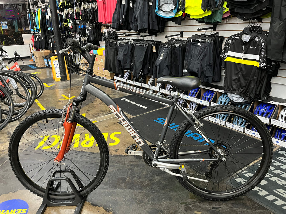 Schwinn Ranger 26" Mountain Bike Shimano Tourney 7 Speed - Gray USED