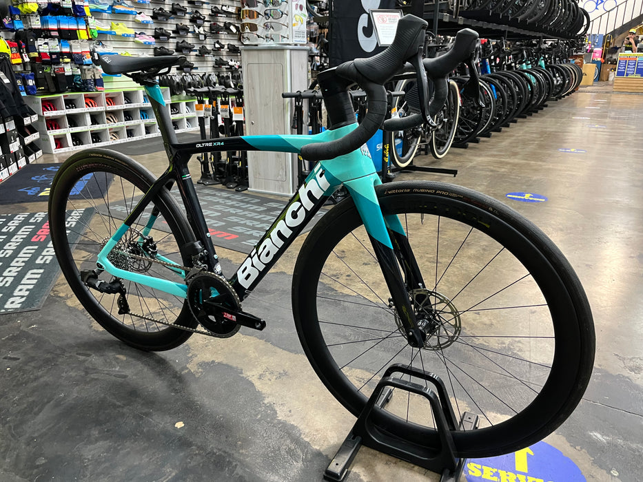 Bianchi Oltre XR4 Disc SRAM Rival w/HollowGram Wheels
