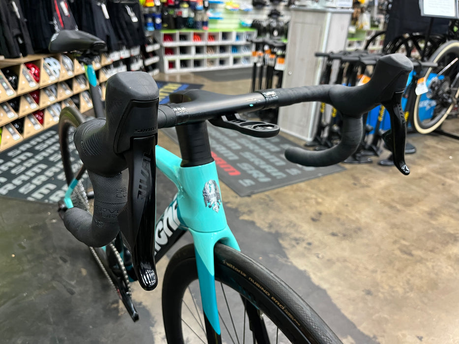 Bianchi Oltre XR4 Disc SRAM Rival w/HollowGram Wheels