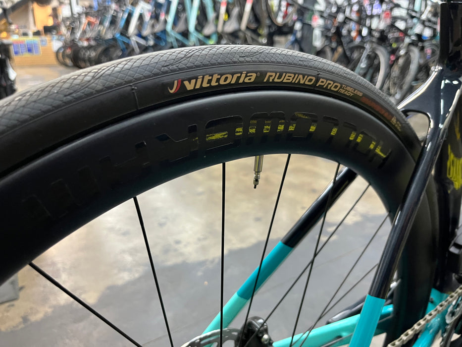 Bianchi Oltre XR4 Disc SRAM Rival w/HollowGram Wheels