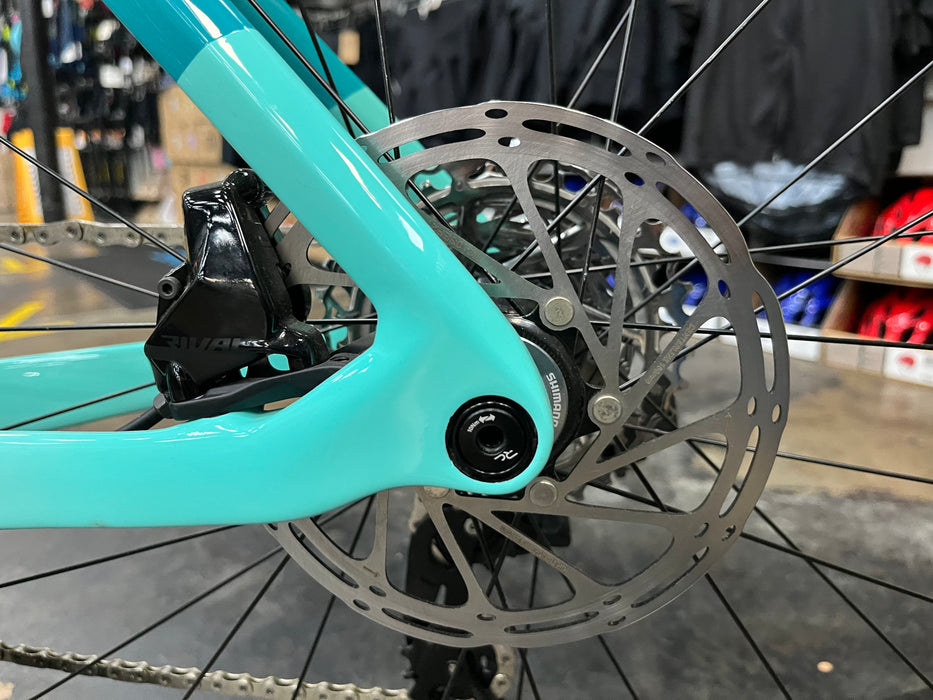 Bianchi Oltre XR4 Disc SRAM Rival w/HollowGram Wheels