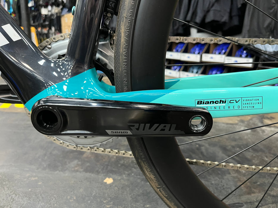 Bianchi Oltre XR4 Disc SRAM Rival w/HollowGram Wheels