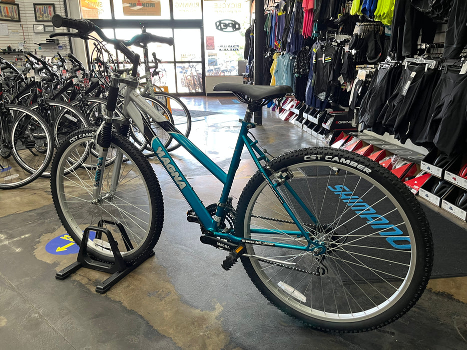 Magna Great Divide Women's 5 Speed - Teal USED