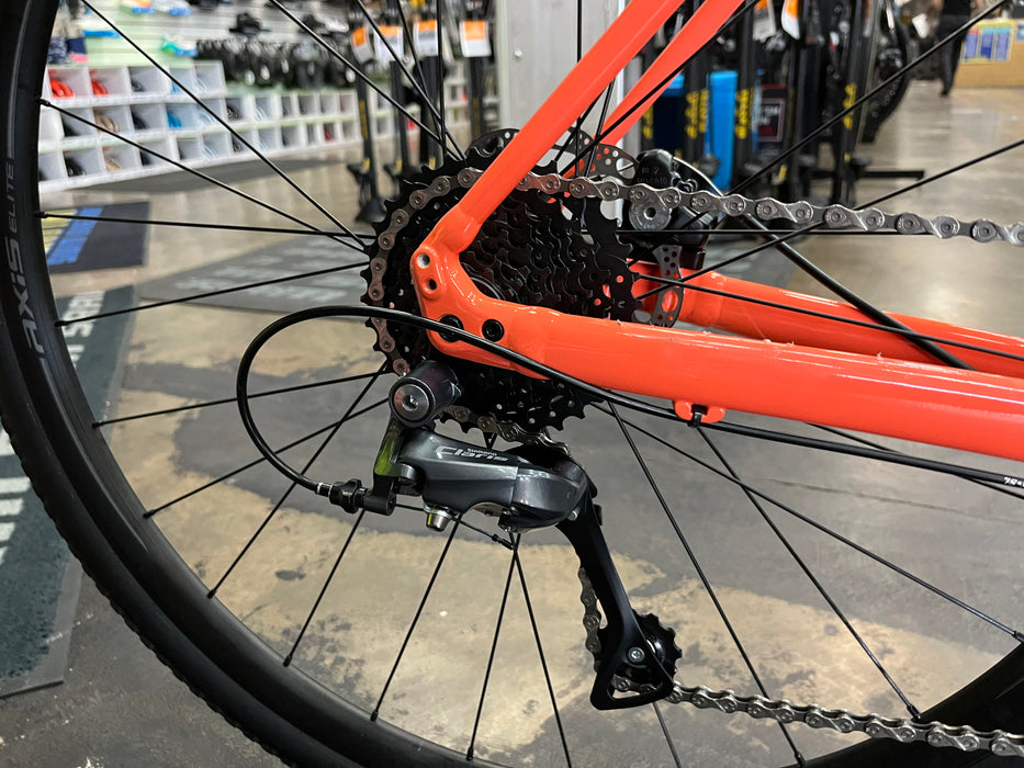 Specialized Diverge Base E5 Shimano Claris 8 Speed - Gloss Blaze USED