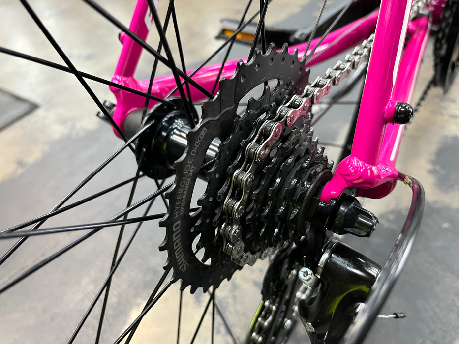Felt Verza Speed 50 Shimano Altus 8 Speed - Magenta DEMO