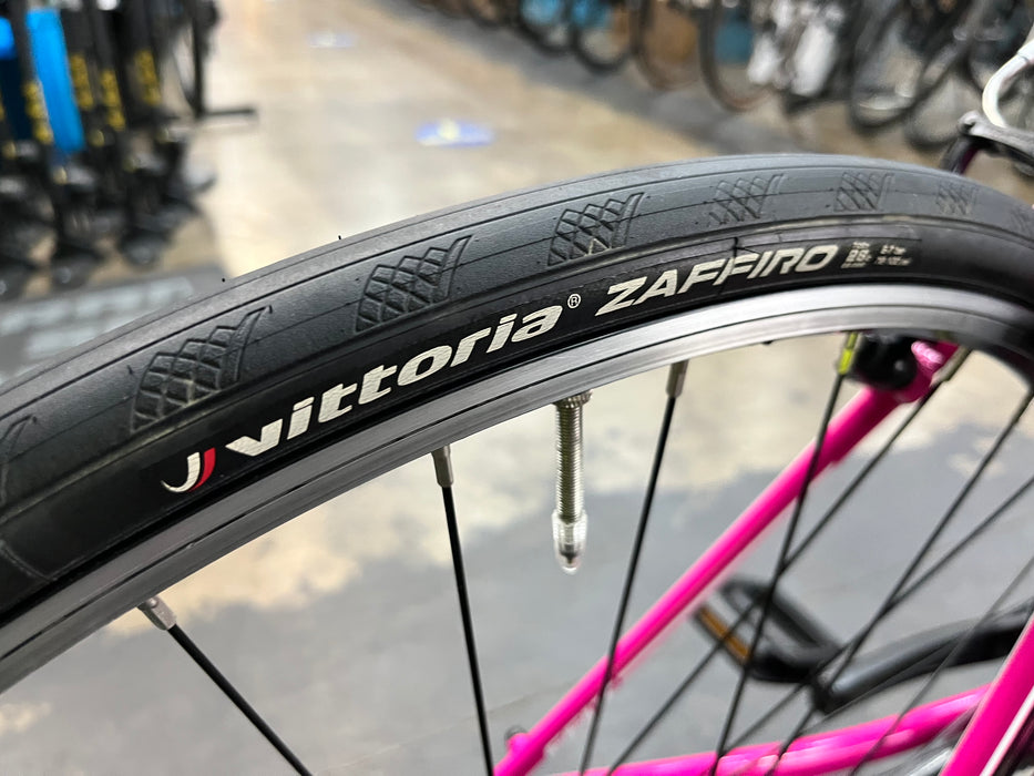 Felt Verza Speed 50 Shimano Altus 8 Speed - Magenta DEMO