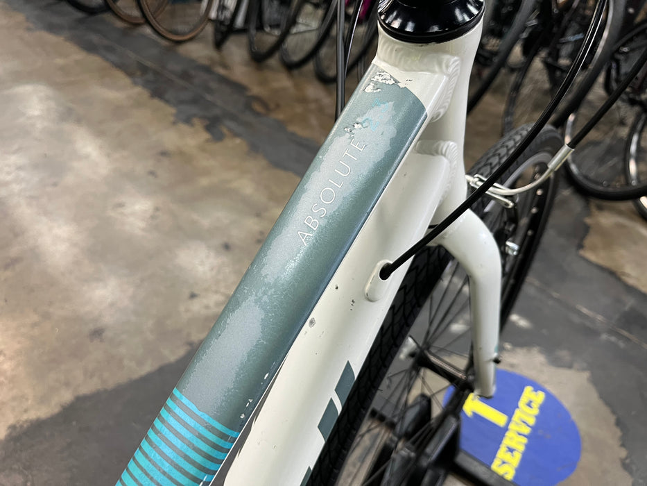 Fuji Absolute 2.3 ST Shimano Tourney 7 Speed - White DEMO