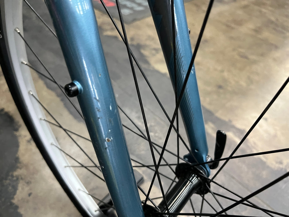 Fuji Absolute 2.3 Shimano Altus 7 Speed - Blue DEMO