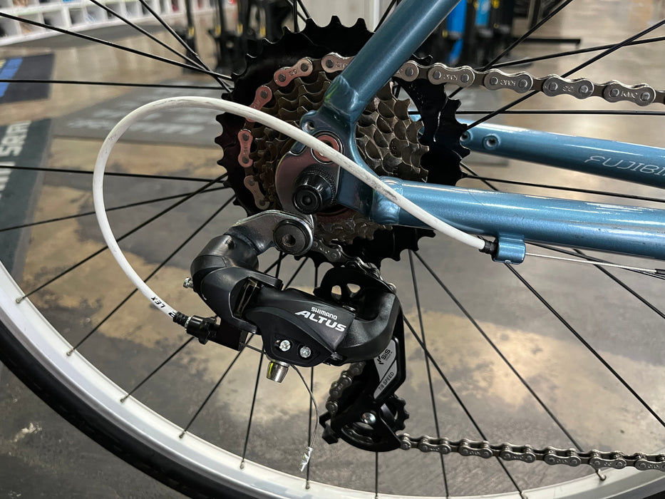 Fuji Absolute 2.3 Shimano Altus 7 Speed - Blue DEMO