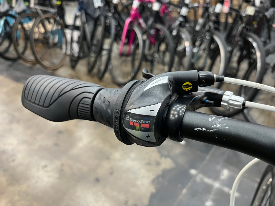 Fuji Absolute 2.3 Shimano Altus 7 Speed - Blue DEMO