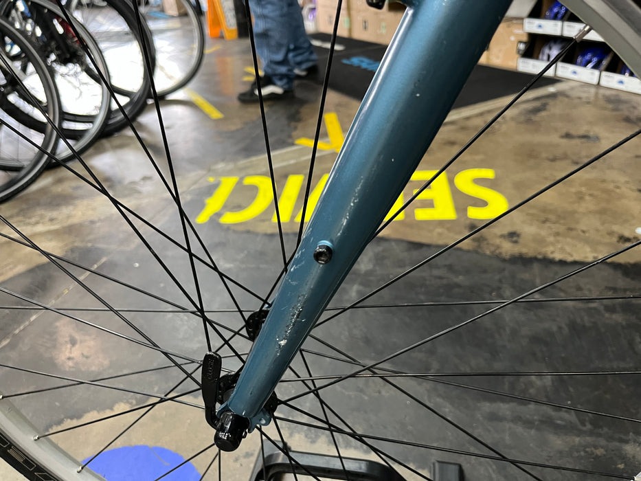 Fuji Absolute 2.3 Shimano Altus 7 Speed - Blue DEMO