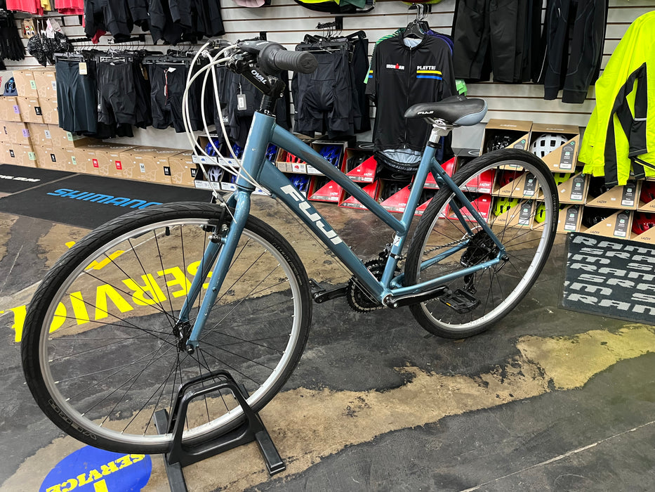 Fuji Absolute 2.3 Shimano Altus 7 Speed - Blue DEMO