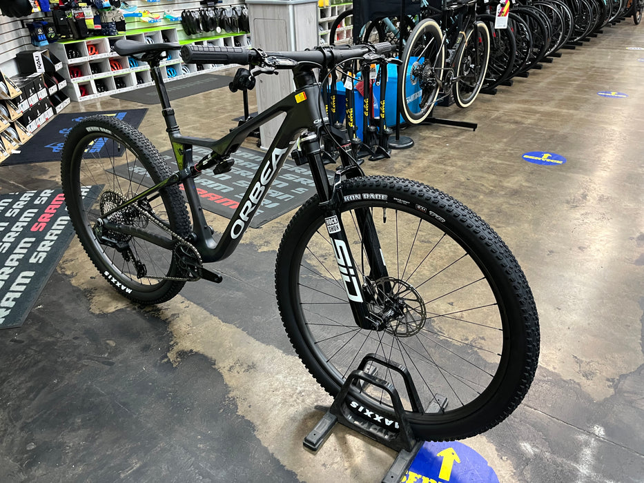 Orbea Oiz M10 AXS SRAM Flight Attendant SID Ultimate