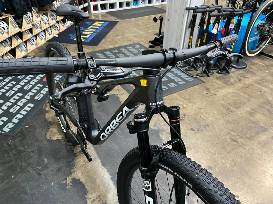 Orbea Oiz M10 AXS SRAM Flight Attendant SID Ultimate