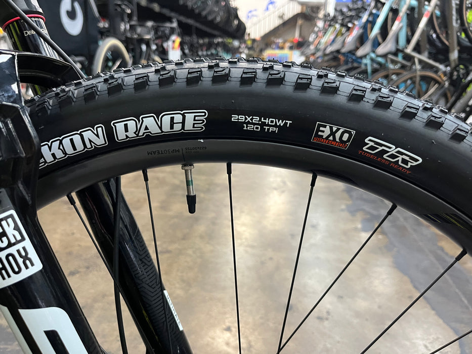 Orbea Oiz M10 AXS SRAM Flight Attendant SID Ultimate