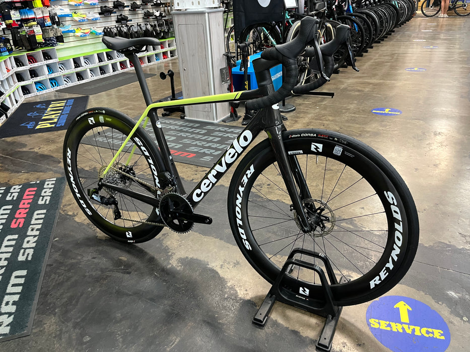 Cervelo R5 SRAM Rival eTap AXS w/ Reynolds AR60 Wheels - Paris Green