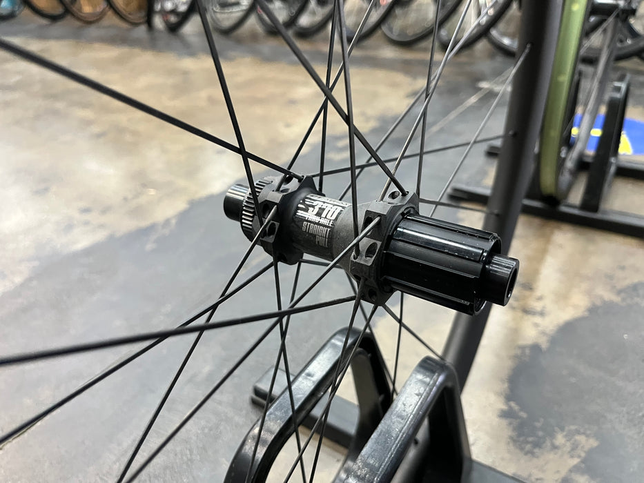 Reserve Wheels 32 Disc Tubeless Wheelset