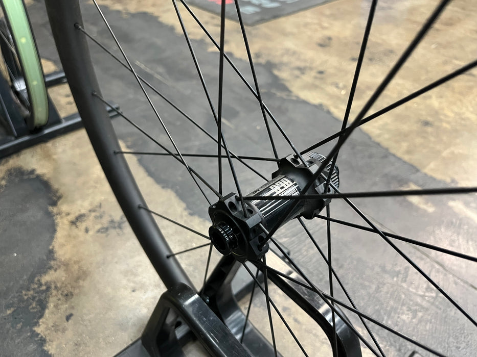 Reserve Wheels 32 Disc Tubeless Wheelset