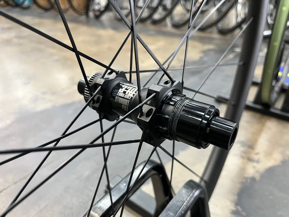 Reserve Wheels 32 Disc Tubeless Wheelset