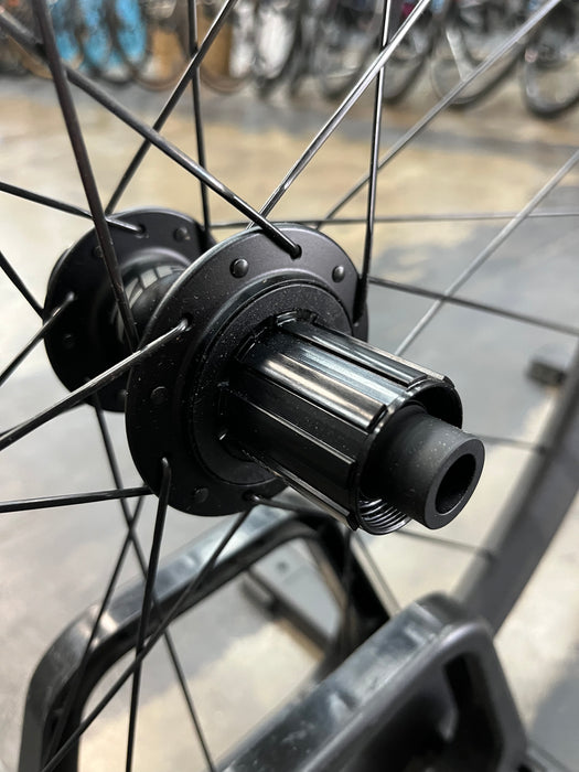 Zipp 404 Firecrest Tubeless Disc Brake Wheelset