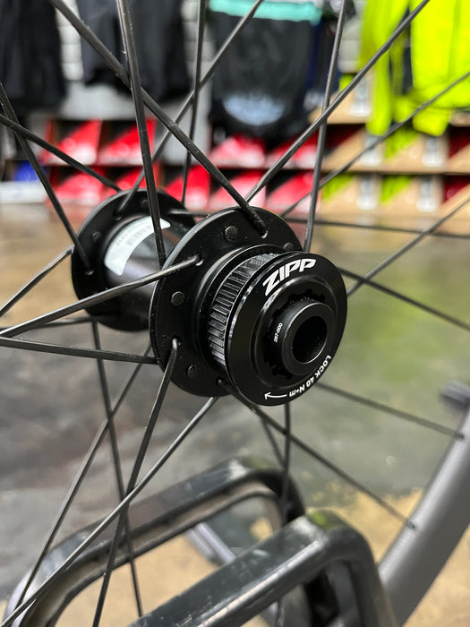 Zipp 404 Firecrest Tubeless Disc Brake Wheelset