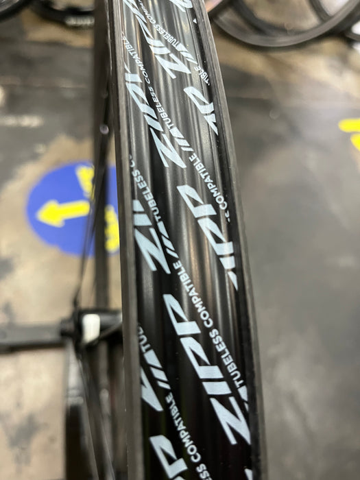 Zipp 404 Firecrest Tubeless Disc Brake Wheelset