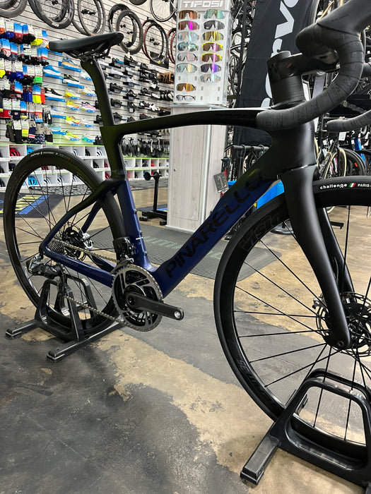 Pinarello Dogma F Disc SRAM Red eTap AXS w/ Vision 35 Wheels