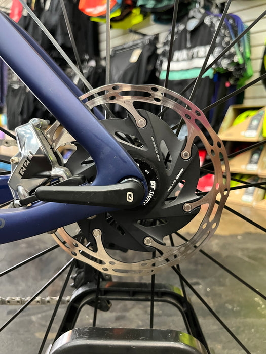 Pinarello Dogma F Disc SRAM Red eTap AXS w/ Vision 35 Wheels