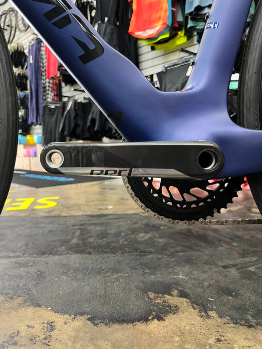 Pinarello Dogma F Disc SRAM Red eTap AXS w/ Vision 35 Wheels