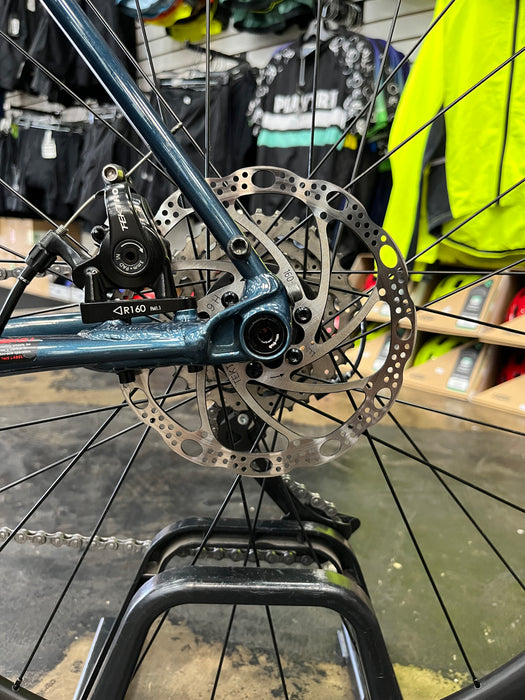 Felt Broam 60 Shimano Sora 8 Speed - Midnight Fade Blue DEMO