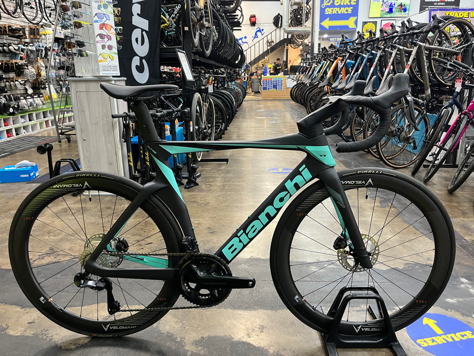 Bianchi Oltre Pro Shimano Ultegra Di2 12 Speed - Black/Celeste