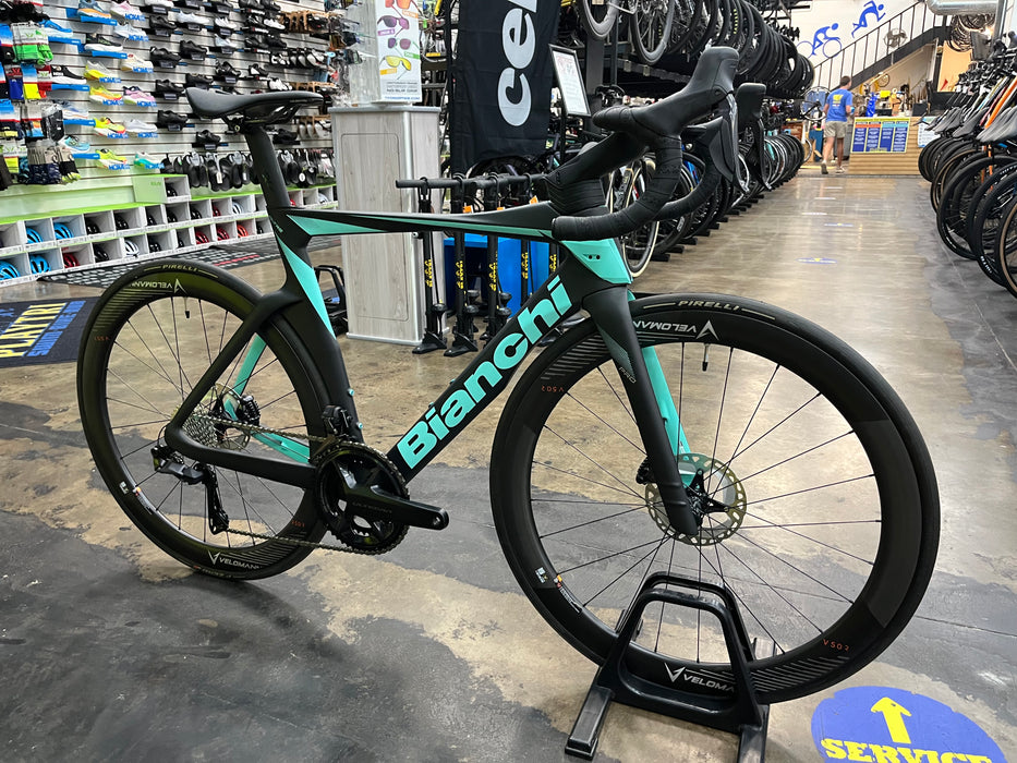 Bianchi Oltre Pro Shimano Ultegra Di2 12 Speed - Black/Celeste