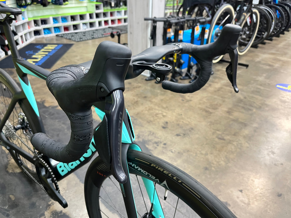 Bianchi Oltre Pro Shimano Ultegra Di2 12 Speed - Black/Celeste