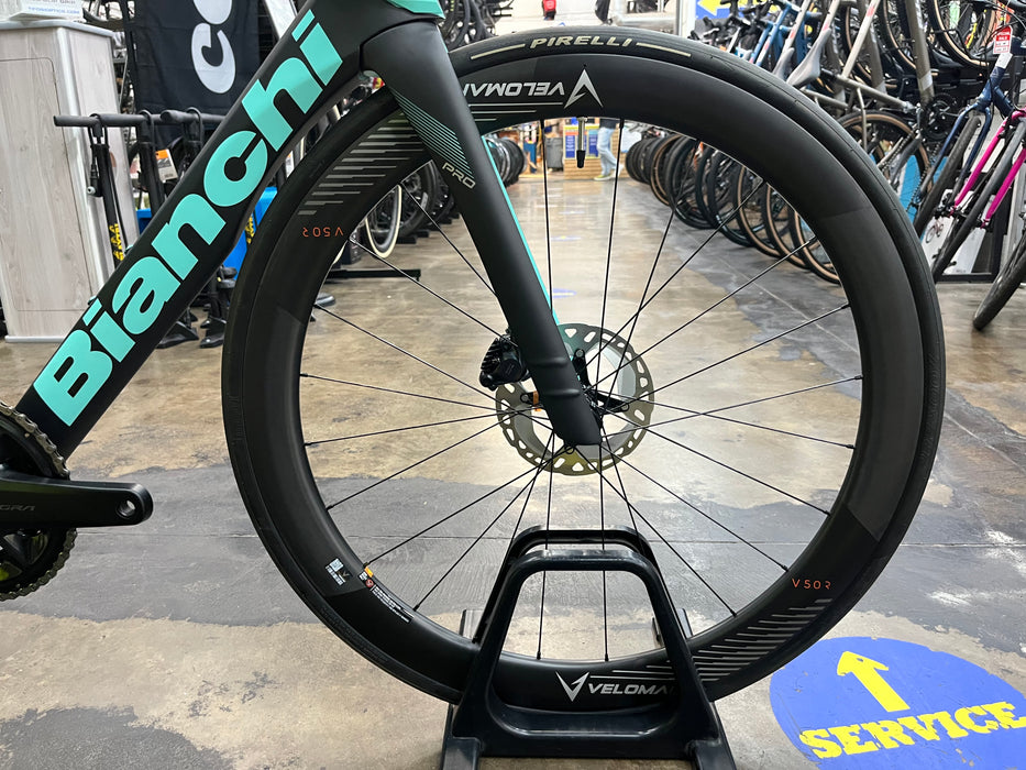 Bianchi Oltre Pro Shimano Ultegra Di2 12 Speed - Black/Celeste
