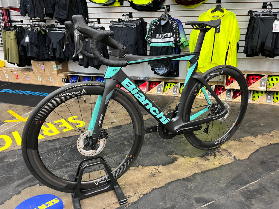 Bianchi Oltre Pro Shimano Ultegra Di2 12 Speed - Black/Celeste