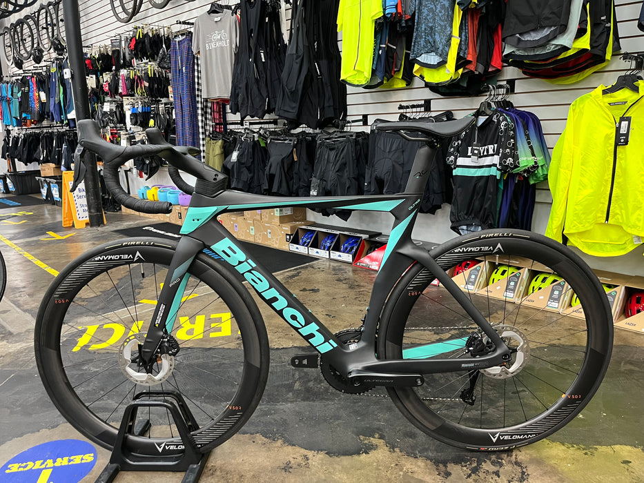 Bianchi Oltre Pro Shimano Ultegra Di2 12 Speed - Black/Celeste