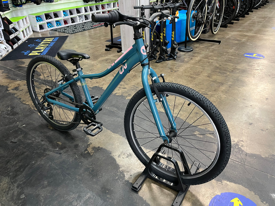 Liv Enchant 24 - Teal/Pink USED