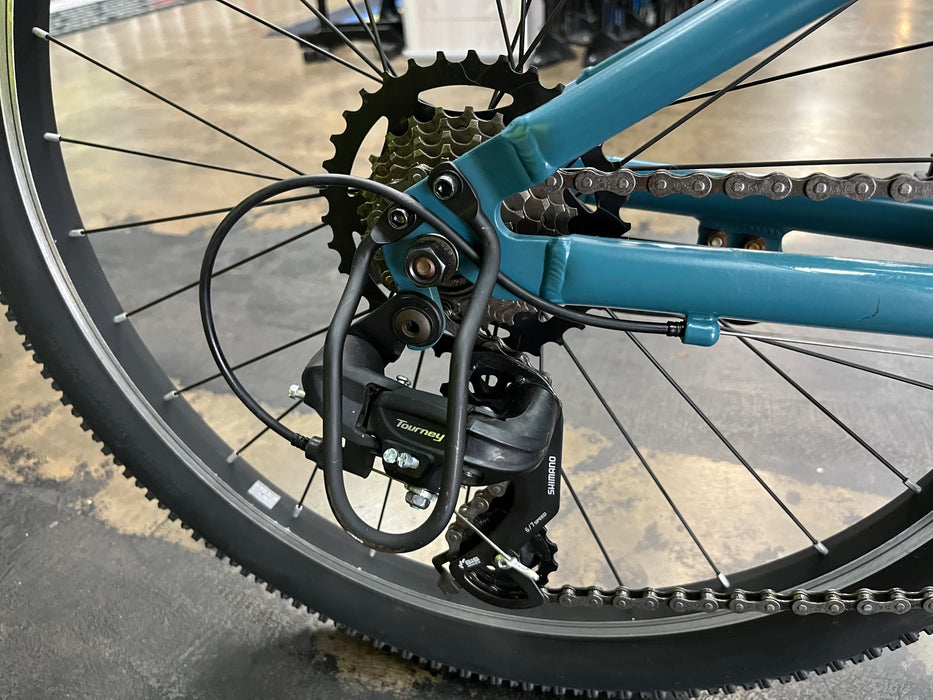 Liv Enchant 24 - Teal/Pink USED