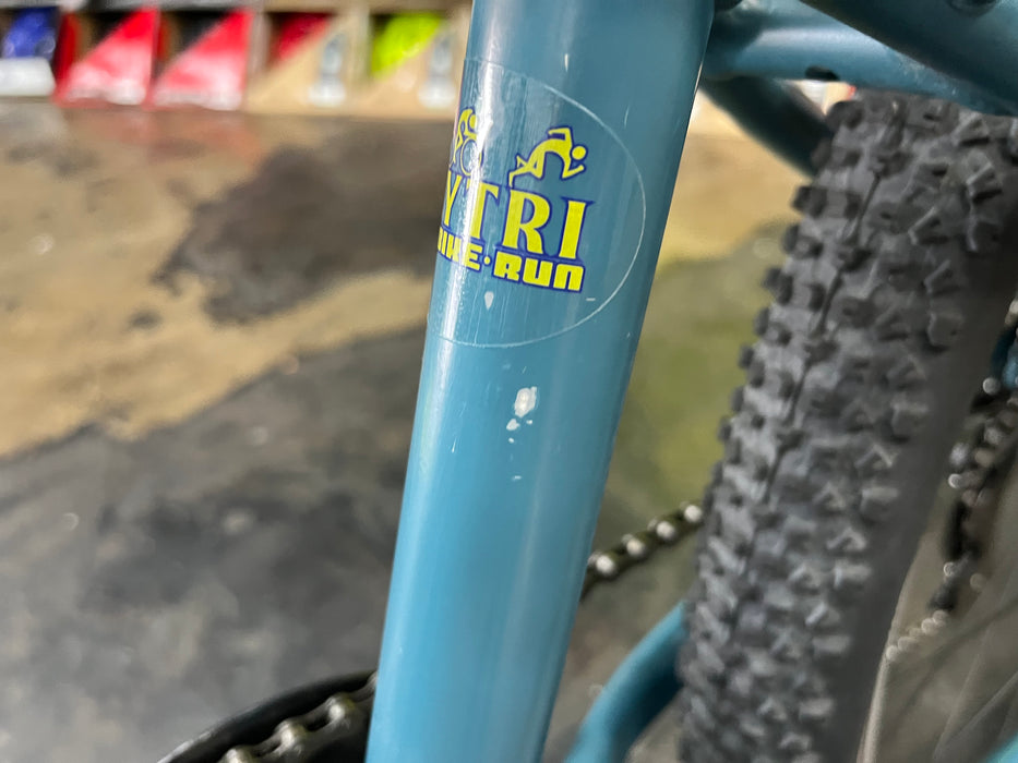 Liv Enchant 24 - Teal/Pink USED