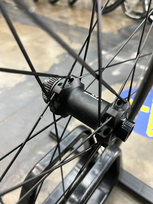Reynolds AR58/62 Disc Carbon Clincher Tubeless Wheelset - Black Decals