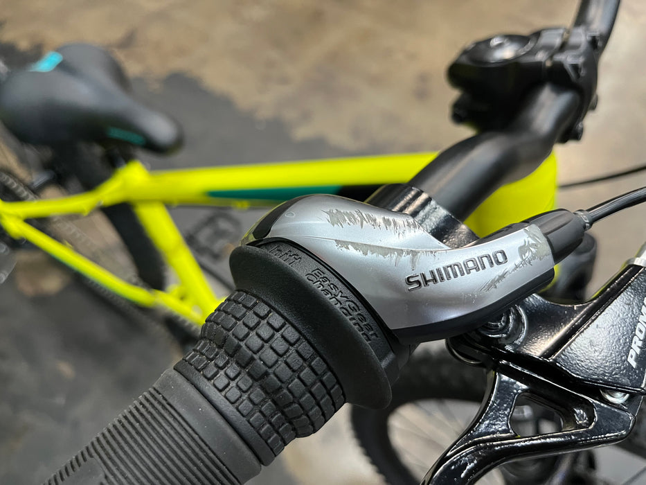 Cannondale Trail 24 Kid's Shimano Tourney 8 Speed - Hi-Vis Yellow DEMO