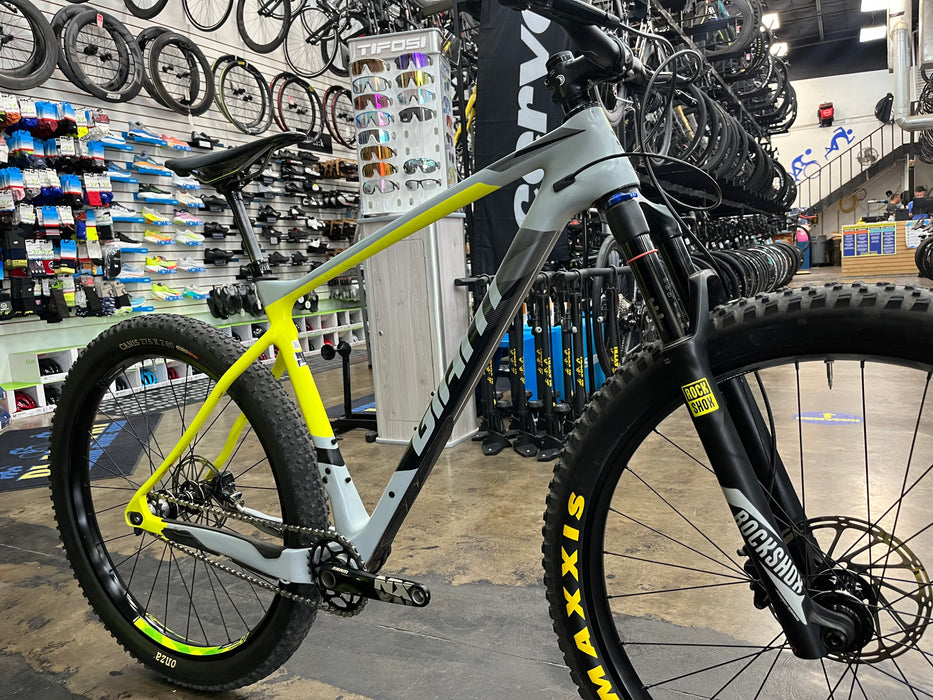 Giant XTC Advanced 27.5+ Single Speed - Grey USED