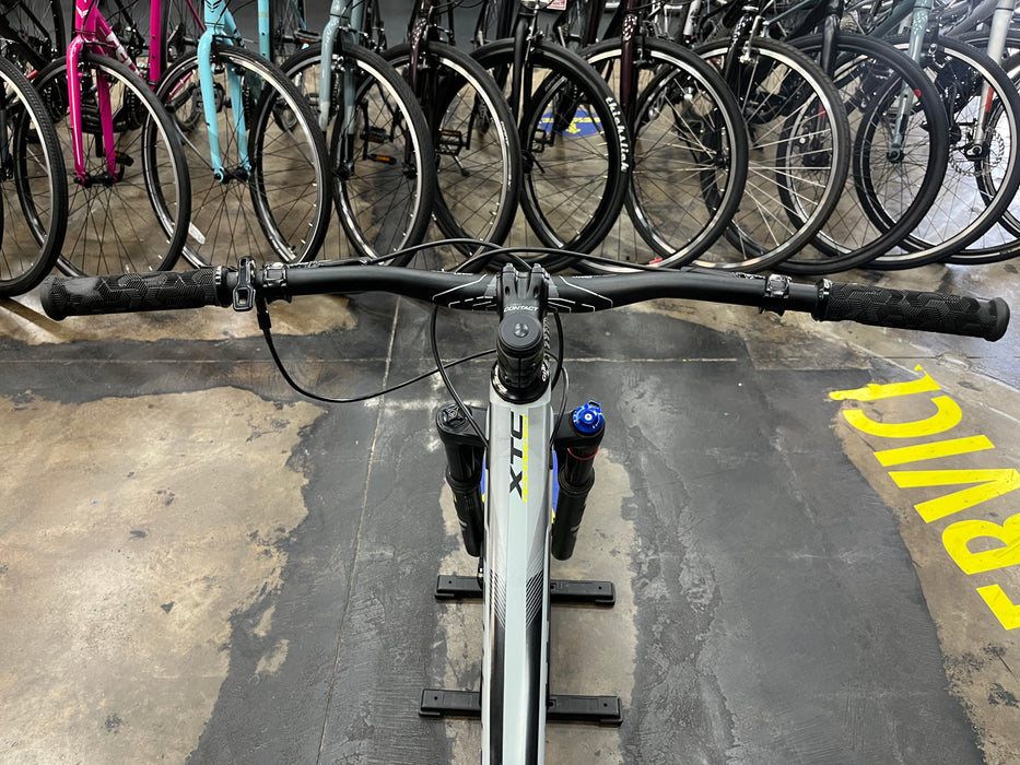 Giant XTC Advanced 27.5+ Single Speed - Grey USED